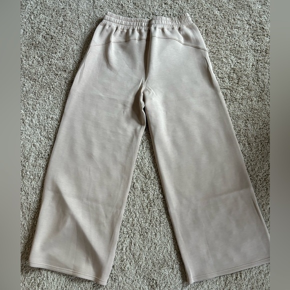 NWT! SPANX AirEssentials Wide Leg Pant in Lunar (Tan) / Size Petite L - Picture 5 of 8